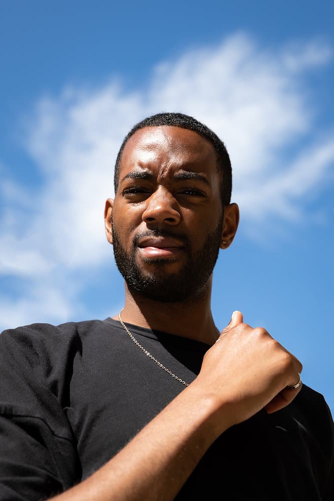 10 Ways to Emotionally Connect with Your Wife Even if You’re Not An “Emotional” type